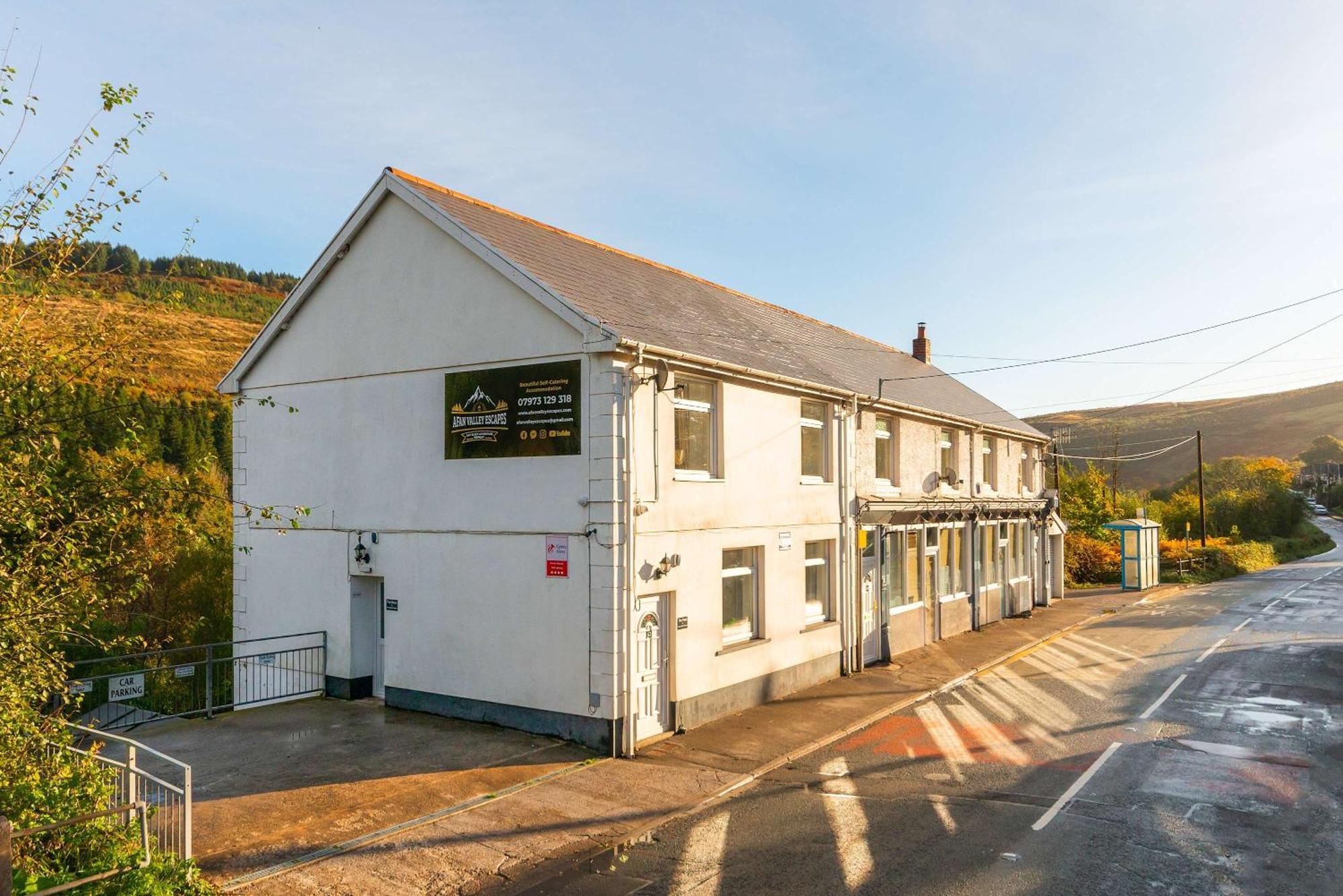 The View Spacious Apartment In Afan Forest Bike Park By Staystaycations Port Talbot Eksteriør bilde